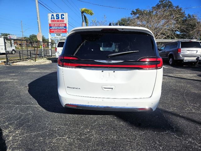 2025 Chrysler Pacifica Select Wheelchair Van Handicap Ramp Van
