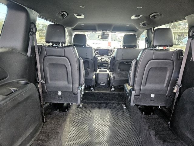 2025 Chrysler Pacifica Select Wheelchair Van Handicap Ramp Van