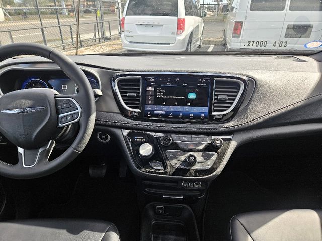 2025 Chrysler Pacifica Select Wheelchair Van Handicap Ramp Van