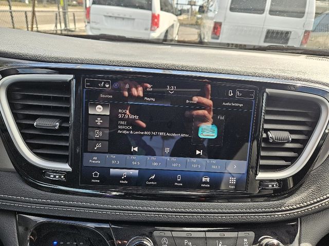 2025 Chrysler Pacifica Select Wheelchair Van Handicap Ramp Van