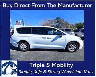 2025 Chrysler Pacifica Select Wheelchair Van Handicap Ramp Van  | Pinellas Park, Florida | Triple S Mobility, Inc
