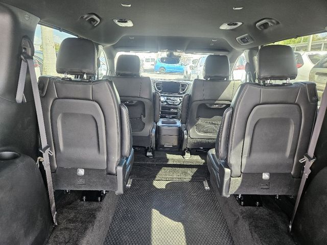 2025 Chrysler Pacifica Select Wheelchair Van Handicap Ramp Van