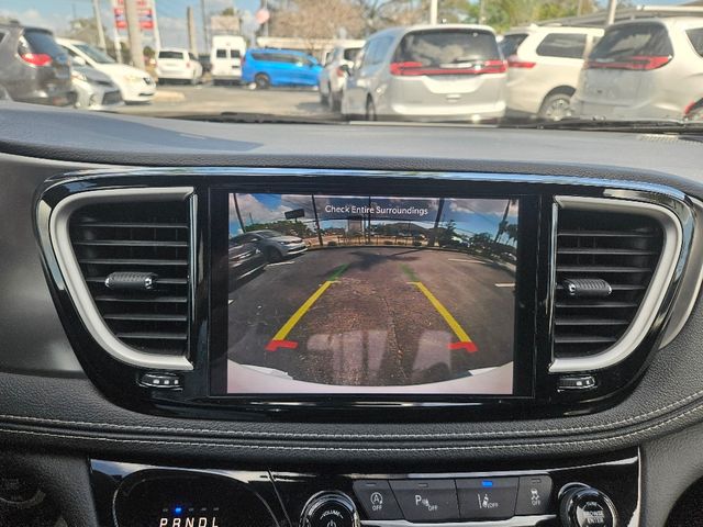 2025 Chrysler Pacifica Select Wheelchair Van Handicap Ramp Van