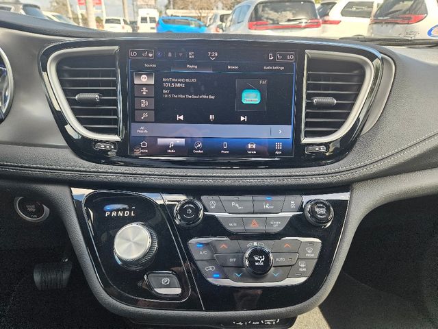 2025 Chrysler Pacifica Select Wheelchair Van Handicap Ramp Van