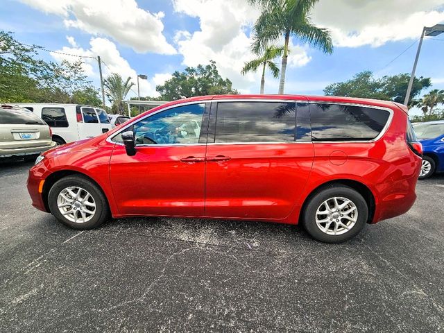 2025 Chrysler Pacifica Select Wheelchair Van Handicap Ramp Van