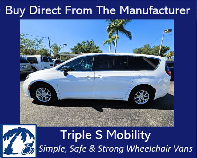 2025 Chrysler Pacifica Select Wheelchair Van Handicap Ramp Van  | Pinellas Park, Florida | Triple S Mobility, Inc