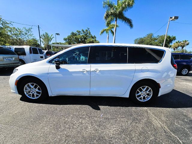 2025 Chrysler Pacifica Select Wheelchair Van Handicap Ramp Van