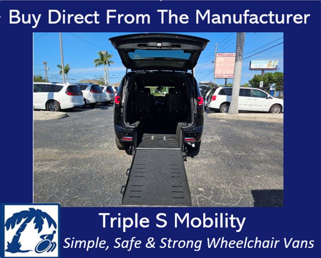 2025 Chrysler Pacifica Select Wheelchair Van Ramp Van  | Pinellas Park, Florida | Triple S Mobility, Inc