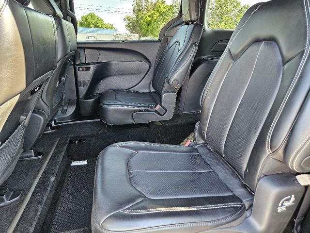 2025 Chrysler Pacifica Select Wheelchair Van Ramp Van