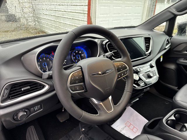 2025 Chrysler Voyager Wheelchair Van
