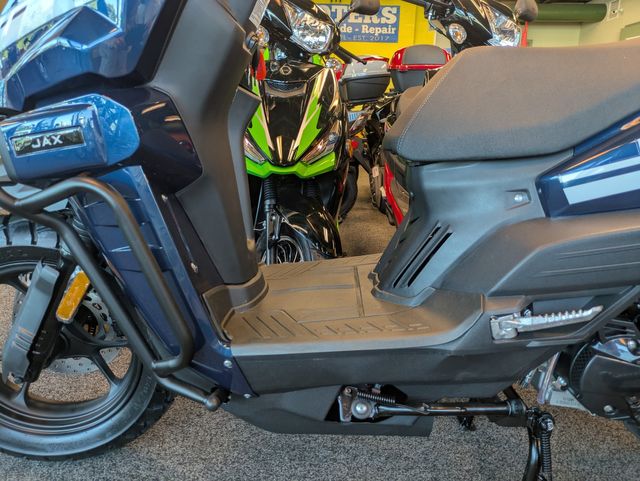 2025 Daix Tank EFI Scooter 200cc