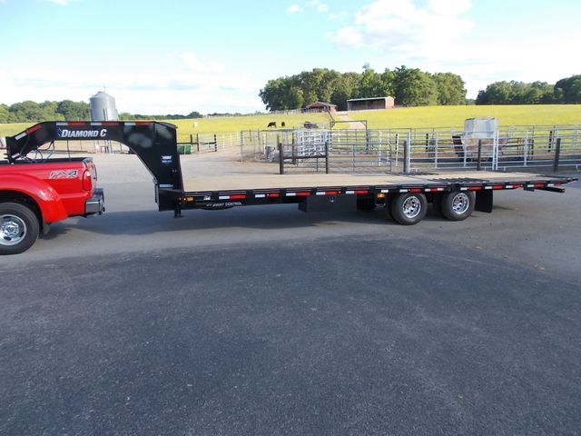 2025 Diamond C FMAX210 HDT 30' X 102"