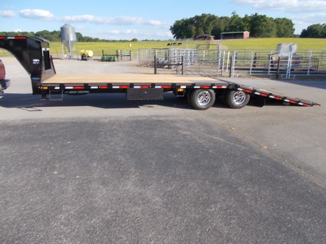 2025 Diamond C FMAX210 HDT 30' X 102"