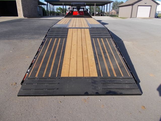 2025 Diamond C FMAX210 HDT 30' X 102"