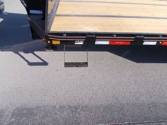 2025 Diamond C FMAX210 HDT 30' X 102"