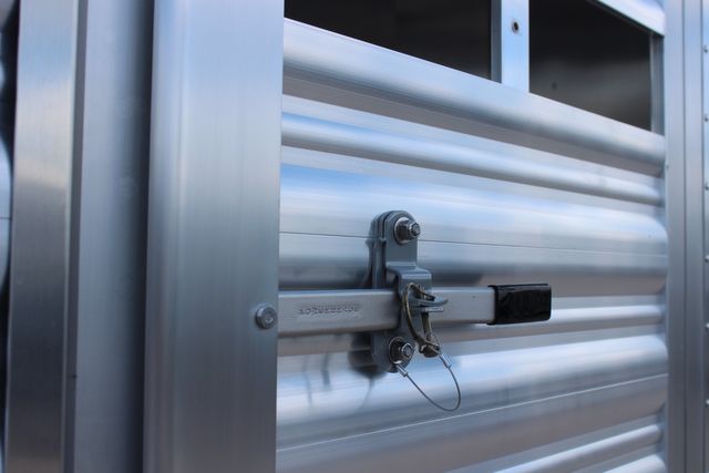 2025 Featherlite 8107 Livestock 16' 16' BP LIVESTOCK 6'7"W X 6'6"T CUT GATE 3 AIR GAPS | CONROE, TX | SportChassis/ Featherlite Trailers of Texas 2025 Featherlite 8107 Livestock 16' 16' BP LIVESTOCK 6'7"W X 6'6"T CUT GATE 3 AIR GAPS | CONROE, TX | SportChassis/ Featherlite Trailers of Texas