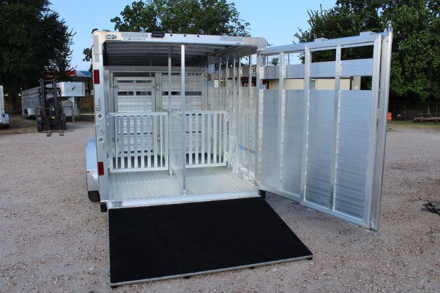 2025 Featherlite 8127 - 24' GN Livestock Trailer Removable 12 pen system and 2 walk-thru gates | CONROE, TX | SportChassis/ Featherlite Trailers of Texas 2025 Featherlite 8127 - 24' GN Livestock Trailer Removable 12 pen system and 2 walk-thru gates | CONROE, TX | SportChassis/ Featherlite Trailers of Texas