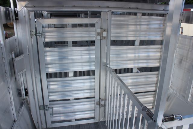 2025 Featherlite 8127 - 24' GN Livestock Trailer Removable 12 pen system and 2 walk-thru gates | CONROE, TX | SportChassis/ Featherlite Trailers of Texas 2025 Featherlite 8127 - 24' GN Livestock Trailer Removable 12 pen system and 2 walk-thru gates | CONROE, TX | SportChassis/ Featherlite Trailers of Texas
