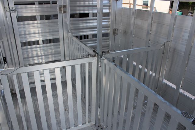 2025 Featherlite 8127 - 24' GN Livestock Trailer Removable 12 pen system and 2 walk-thru gates | CONROE, TX | SportChassis/ Featherlite Trailers of Texas 2025 Featherlite 8127 - 24' GN Livestock Trailer Removable 12 pen system and 2 walk-thru gates | CONROE, TX | SportChassis/ Featherlite Trailers of Texas