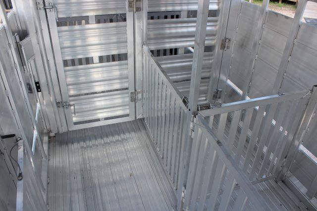 2025 Featherlite 8127 - 24' GN Livestock Trailer Removable 12 pen system and 2 walk-thru gates | CONROE, TX | SportChassis/ Featherlite Trailers of Texas 2025 Featherlite 8127 - 24' GN Livestock Trailer Removable 12 pen system and 2 walk-thru gates | CONROE, TX | SportChassis/ Featherlite Trailers of Texas
