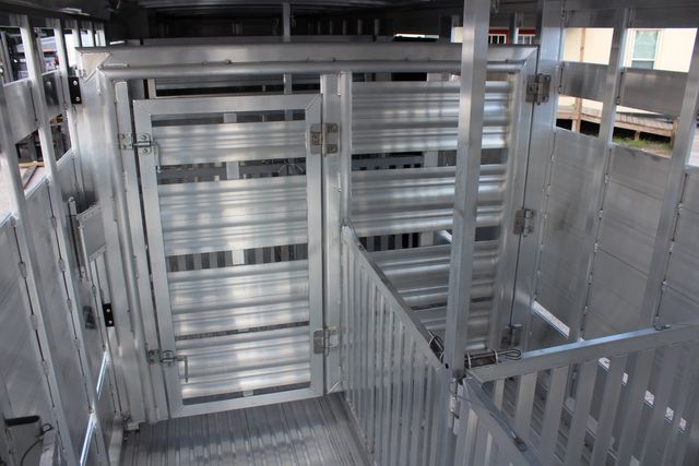 2025 Featherlite 8127 - 24' GN Livestock Trailer Removable 12 pen system and 2 walk-thru gates | CONROE, TX | SportChassis/ Featherlite Trailers of Texas 2025 Featherlite 8127 - 24' GN Livestock Trailer Removable 12 pen system and 2 walk-thru gates | CONROE, TX | SportChassis/ Featherlite Trailers of Texas