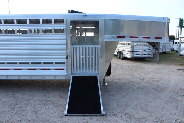 2025 Featherlite 8127 - 24' GN Livestock Trailer Removable 12 pen system and 2 walk-thru gates | CONROE, TX | SportChassis/ Featherlite Trailers of Texas 2025 Featherlite 8127 - 24' GN Livestock Trailer Removable 12 pen system and 2 walk-thru gates | CONROE, TX | SportChassis/ Featherlite Trailers of Texas