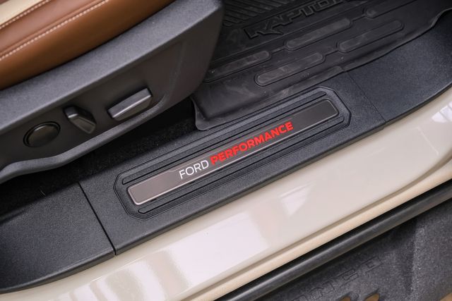 2025 Ford Bronco Raptor 4X4 DUPONT KEVLAR,BUMPERS,LED'S,NAV,360 CAM | Carrollton, TX | Texas Vehicle Exchange