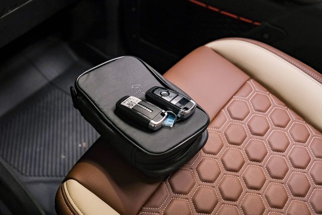 2025 Ford Bronco Raptor 4X4 DUPONT KEVLAR,BUMPERS,LED'S,NAV,360 CAM | Carrollton, TX | Texas Vehicle Exchange 2025 Ford Bronco Raptor 4X4 DUPONT KEVLAR,BUMPERS,LED'S,NAV,360 CAM | Carrollton, TX | Texas Vehicle Exchange