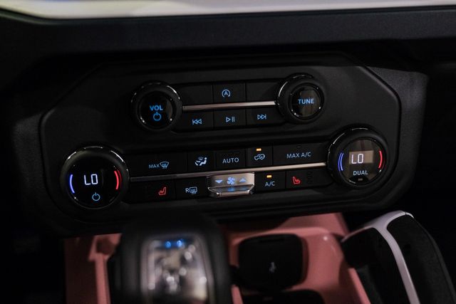 2025 Ford Bronco Heritage Edition 4X4,LIFTED,BUMPERS,LED'S,20' FUEL | Carrollton, TX | Texas Vehicle Exchange 2025 Ford Bronco Heritage Edition 4X4,LIFTED,BUMPERS,LED'S,20' FUEL | Carrollton, TX | Texas Vehicle Exchange