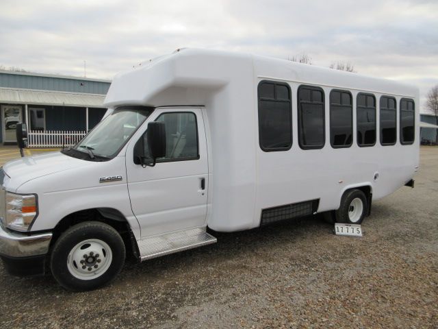 2025 Ford E-450 25 Passenger Bus | Alliance, Ohio | Western Reserve Coach Sales