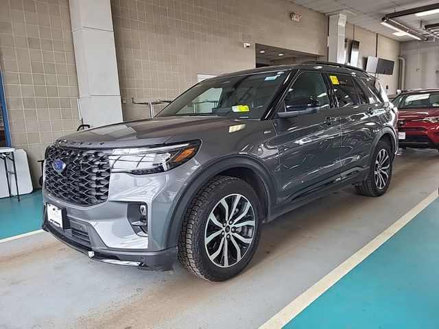 2025 Ford Explorer ST-Line AWD