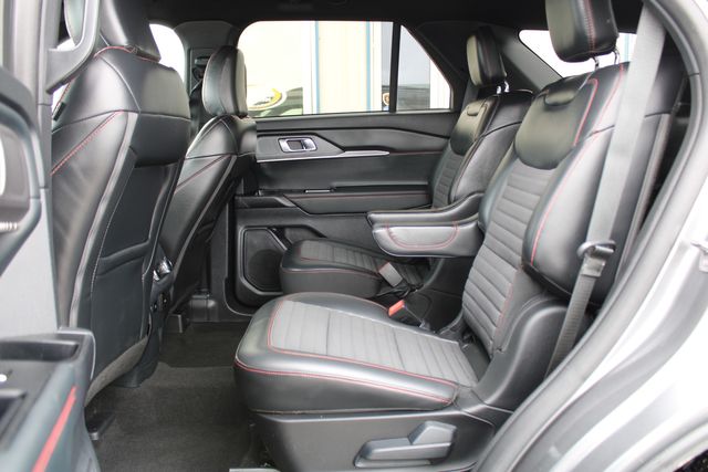 2025 Ford Explorer ST-Line AWD