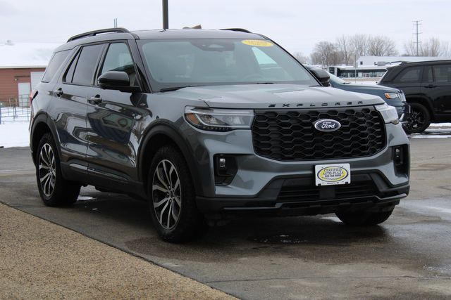 2025 Ford Explorer ST-Line AWD
