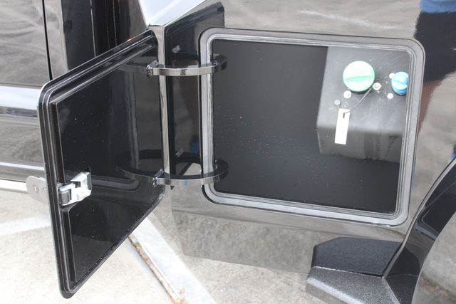 2025 Ford F-450 Super Duty Platinum | CONROE, TX | SportChassis/ Featherlite Trailers of Texas 2025 Ford F-450 Super Duty Platinum | CONROE, TX | SportChassis/ Featherlite Trailers of Texas