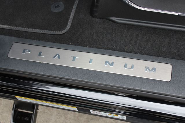 2025 Ford F-450 Super Duty Platinum | CONROE, TX | SportChassis/ Featherlite Trailers of Texas 2025 Ford F-450 Super Duty Platinum | CONROE, TX | SportChassis/ Featherlite Trailers of Texas