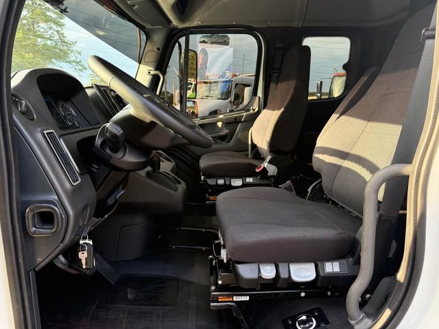 2025 Freightliner M106