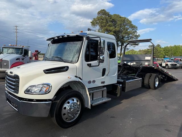 2025 Freightliner M106