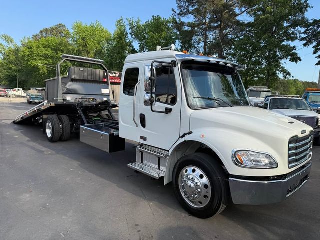 2025 Freightliner M106