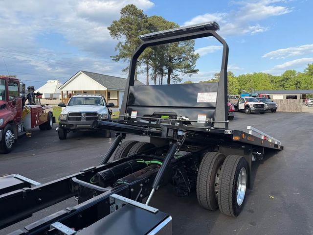 2025 Freightliner M106