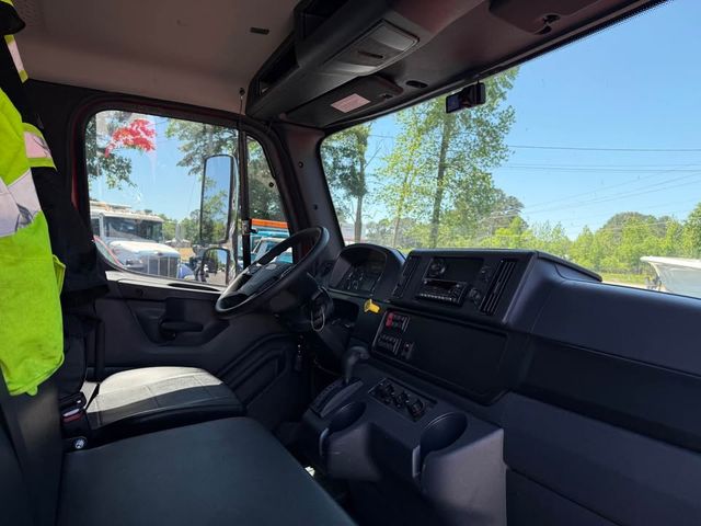 2025 Freightliner M106