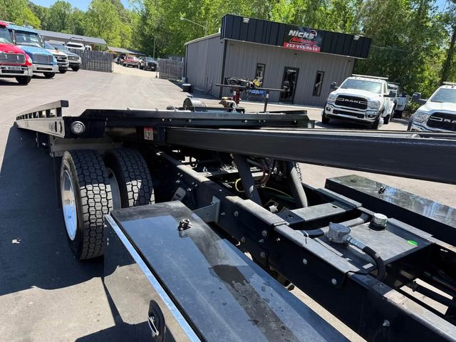 2025 Freightliner M106