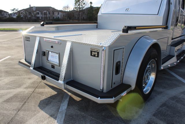2025 Freightliner M2 106 PLUS SportChassis LH5 Luxury Hauler | CONROE, TX | SportChassis/ Featherlite Trailers of Texas 2025 Freightliner M2 106 PLUS SportChassis LH5 Luxury Hauler | CONROE, TX | SportChassis/ Featherlite Trailers of Texas