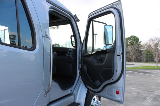 2025 Freightliner M2 106 PLUS SportChassis LH5 Luxury Hauler | CONROE, TX | SportChassis/ Featherlite Trailers of Texas 2025 Freightliner M2 106 PLUS SportChassis LH5 Luxury Hauler | CONROE, TX | SportChassis/ Featherlite Trailers of Texas
