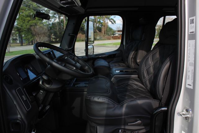 2025 Freightliner M2 106 PLUS SportChassis LH5 Luxury Hauler | CONROE, TX | SportChassis/ Featherlite Trailers of Texas 2025 Freightliner M2 106 PLUS SportChassis LH5 Luxury Hauler | CONROE, TX | SportChassis/ Featherlite Trailers of Texas