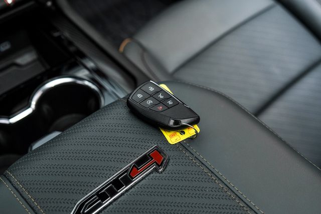 2025 GMC Yukon AT4 4X4,LIFTED,ROOF,360 CAM,HTD/COOL LTH,20'S,8K | Carrollton, TX | Texas Vehicle Exchange