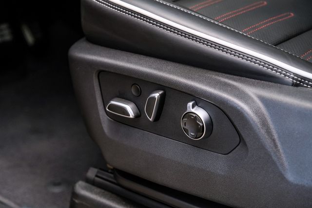 2025 GMC Yukon XL AT4 Ultimate ,4WD,LIFTED,22" VOSSENS,DVD,DIESEL | Carrollton, TX | Texas Vehicle Exchange 2025 GMC Yukon XL AT4 Ultimate ,4WD,LIFTED,22" VOSSENS,DVD,DIESEL | Carrollton, TX | Texas Vehicle Exchange