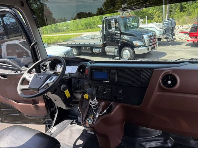 2025 Hino L6