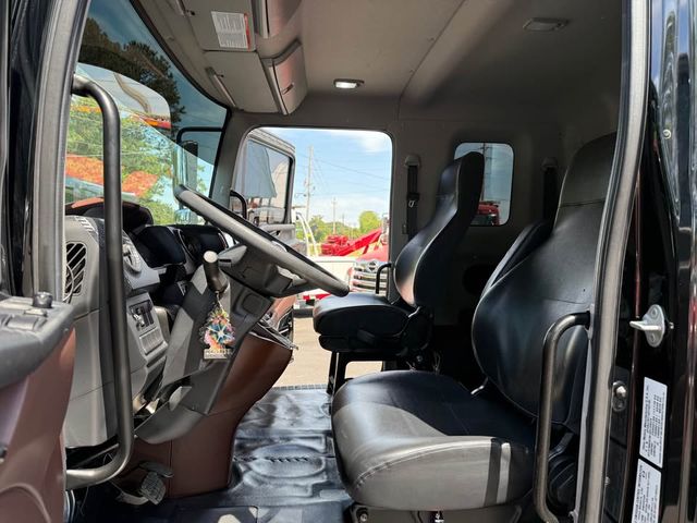 2025 Hino L6