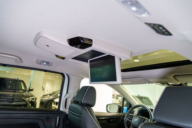 2025 Honda Odyssey Elite Leather Trimmed Seats with Piping  3rd row Heated and Ventilated Seats