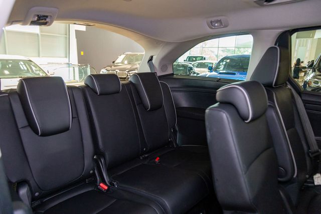 2025 Honda Odyssey Elite Leather Trimmed Seats with Piping  3rd row Heated and Ventilated Seats